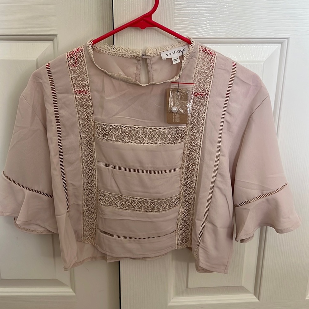 NWT Vestique Quintessential Top